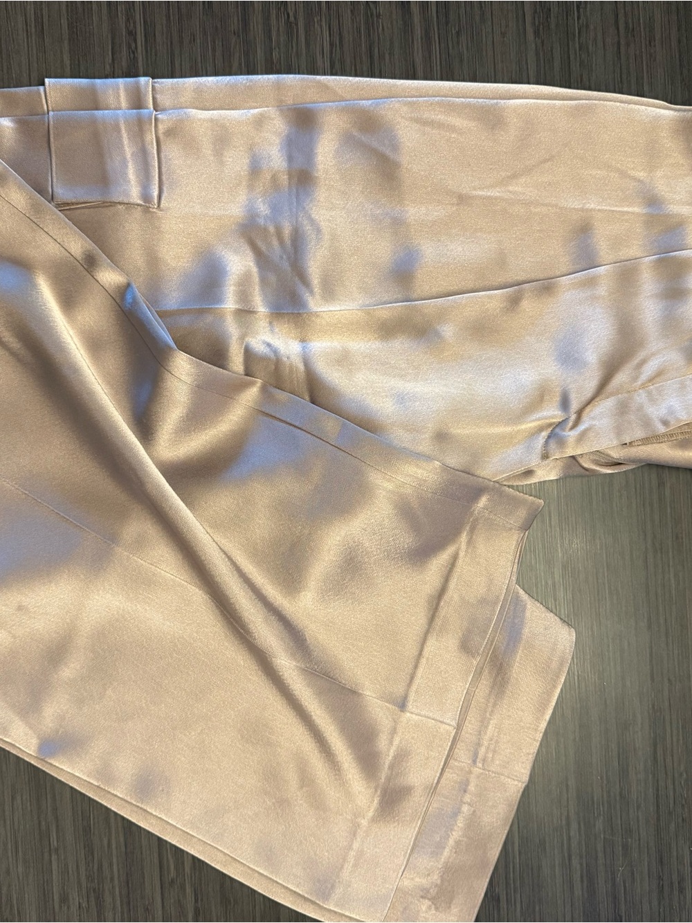 Aritzia Bavarian silk cargo pant. Champagne color. Size 6